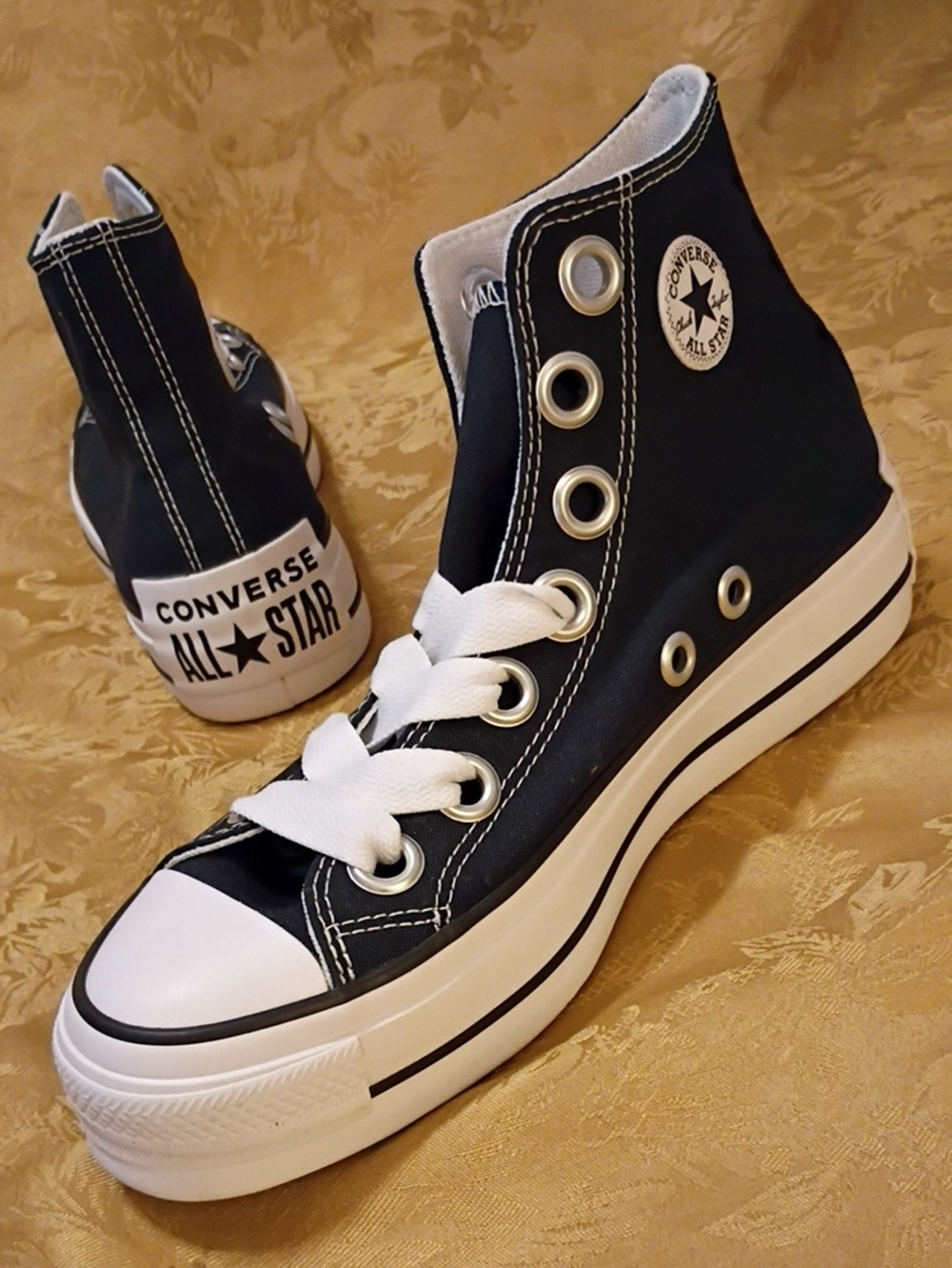 CONVERSE Platform High Top - Black with White Trim Women's 8.5 Men's 7.5